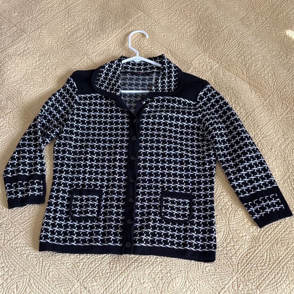Stylish Black and White Patterned Cardigan
